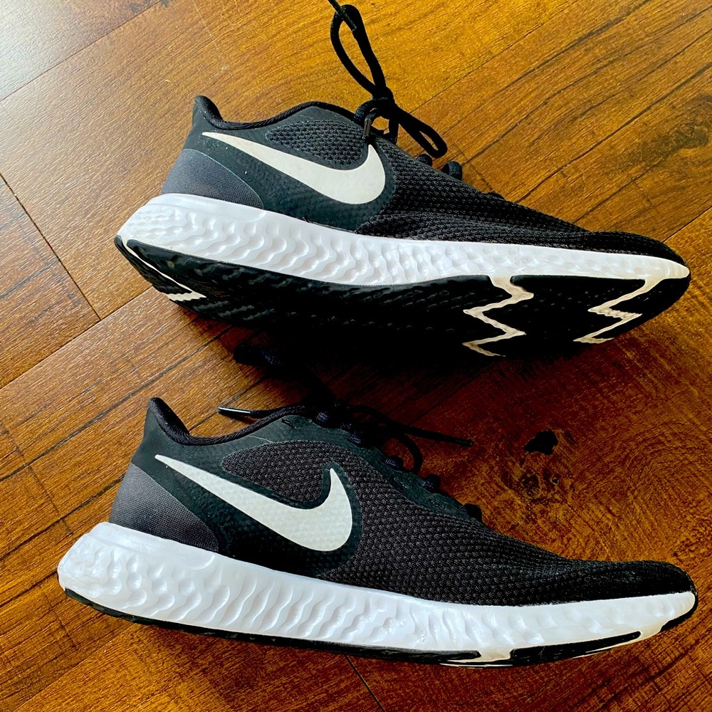 Black Nike Revolution Running Shoes